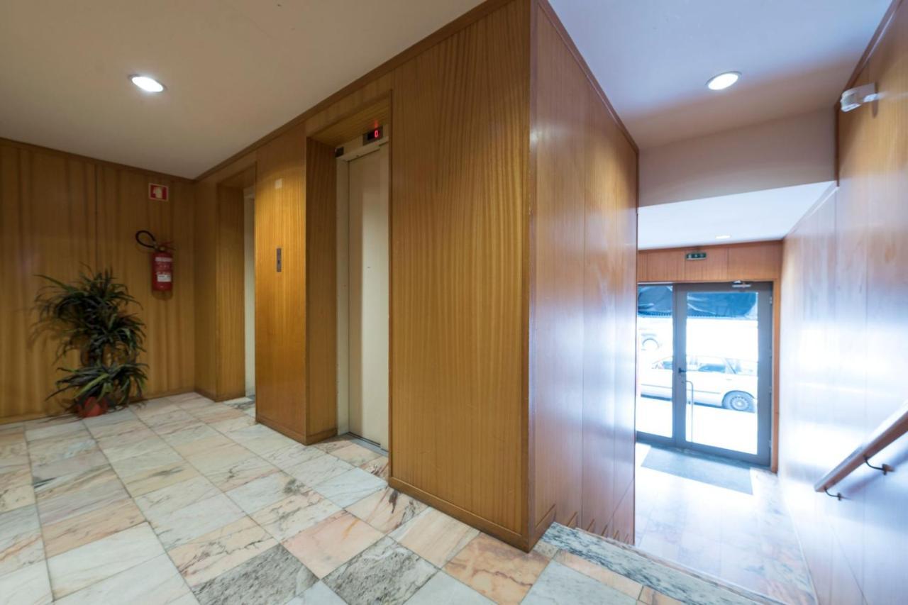 Lovelystay - Charm Beach Apartment By Metro Station 마토지뉴스 외부 사진